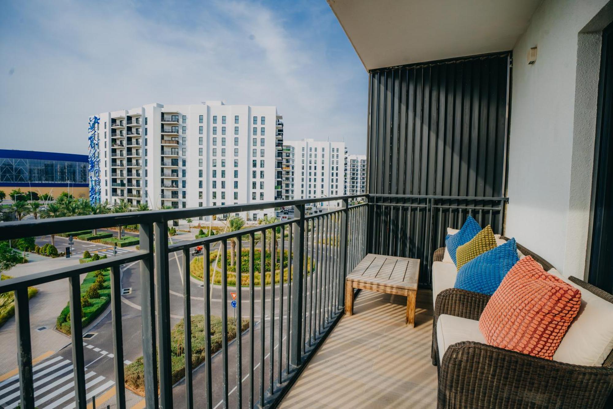 Yas Island Luxury Loft Apartment *